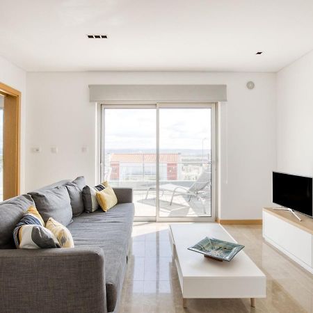 Modern Holiday Home In Salir Do Porto With Swimming Pool Salir de Porto Buitenkant foto