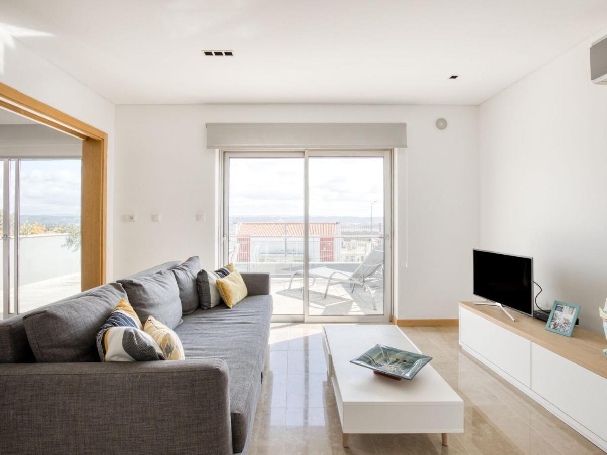 Modern Holiday Home In Salir Do Porto With Swimming Pool Salir de Porto Buitenkant foto