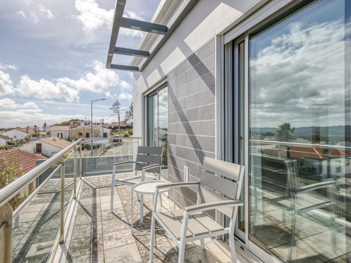 Modern Holiday Home In Salir Do Porto With Swimming Pool Salir de Porto Buitenkant foto